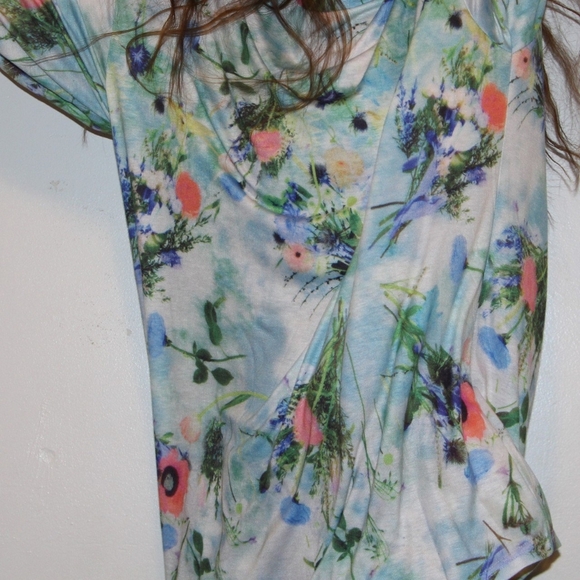 Floral Oversized Tee - Picture 2 of 4